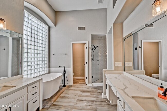 13059 E Poinsettia Dr