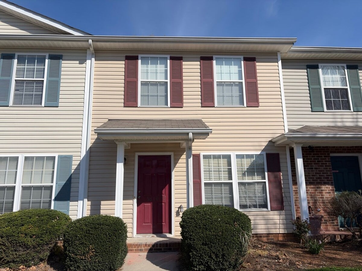 Private 2BR Townhome with Two En-Suite Bathrooms - Private 2BR Townhome with Two En-Suite Bathrooms