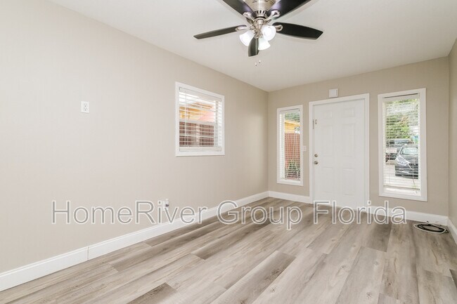 Photo - 1203 Sheridan Rd