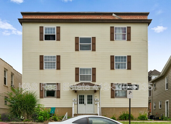 Building Photo - 531 Main St