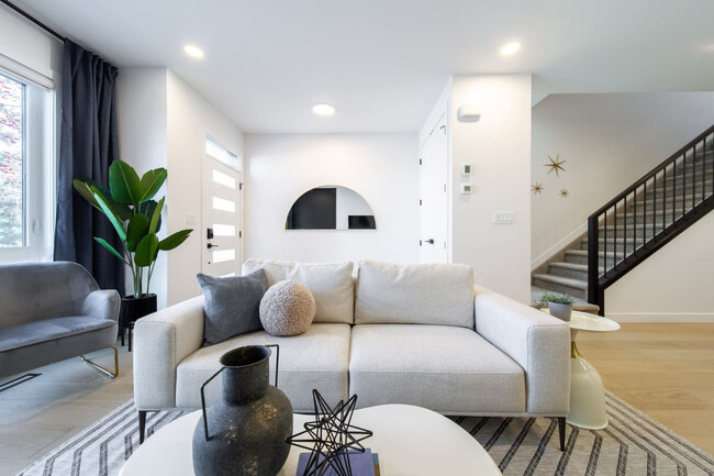 Photo - 10749-10773 73 Ave NW Unit SI ID1468026P