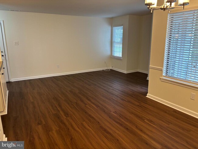 Photo - 407 Diamond Dr