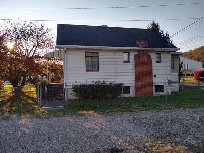 Building Photo - 66 3rd Ave Rental