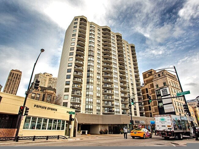 Photo - 2551 N Clark St Apartments Unit 1609