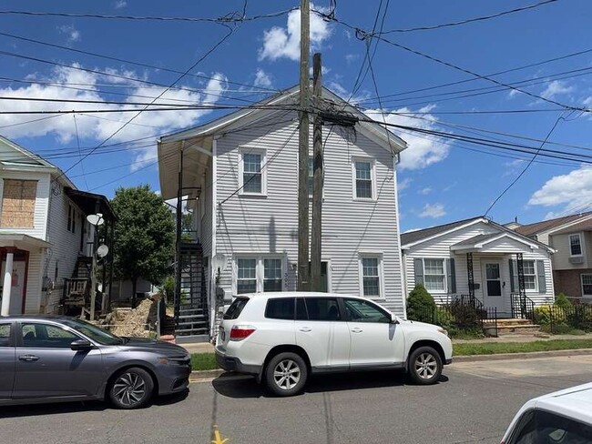 305 4th Ave, Quantico VA - 305 4th Ave Unit 1