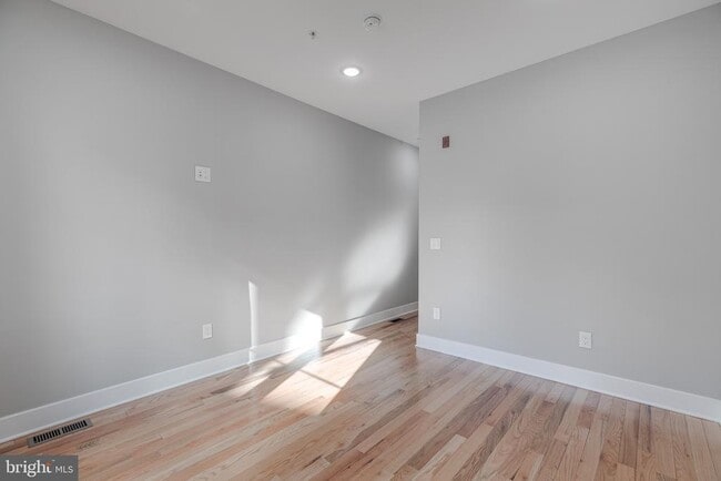 Photo - 2113 Master St