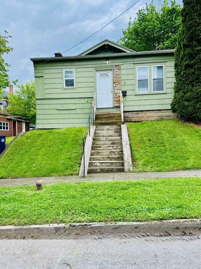 Building Photo - 303 Laforte Ave