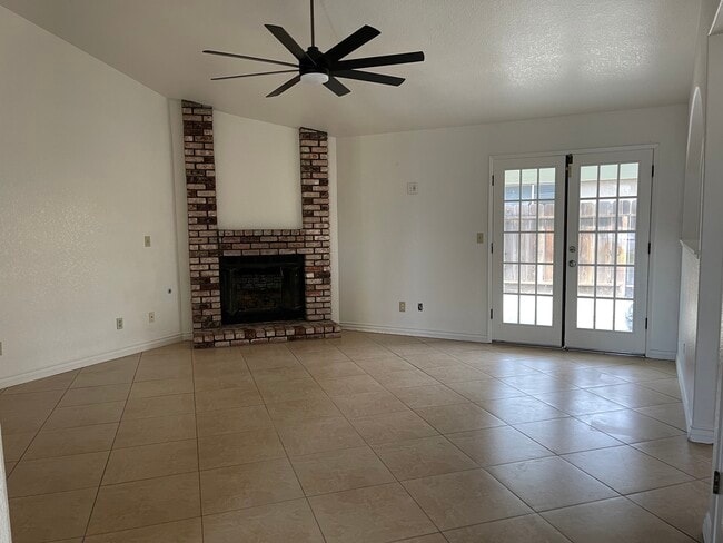 Photo - 1691 Yorktown Ct
