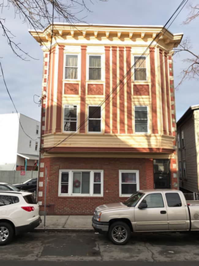 Building Photo - 46 Shawmut St Unit 2