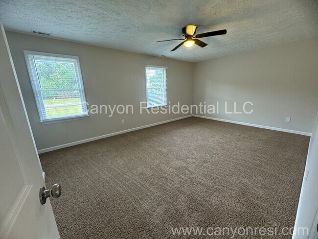 Photo - 6615 Burgenfield Dr