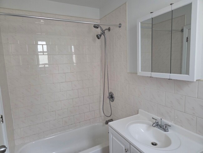 Photo - 3232 60th St