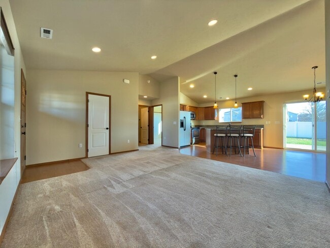 Photo - 1316 Robie Ln