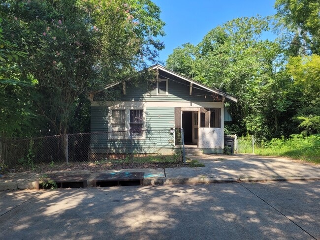 Photo - 2146 Alabama St House