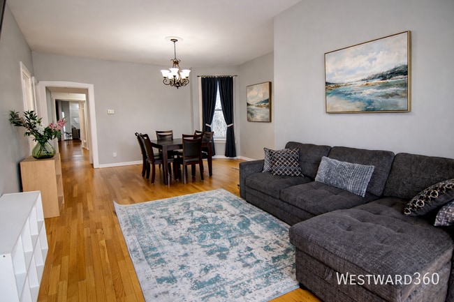 Photo - 1339 N Western Ave Unidad 1