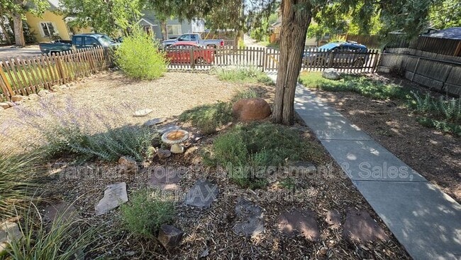 Photo - 218 N Chestnut St