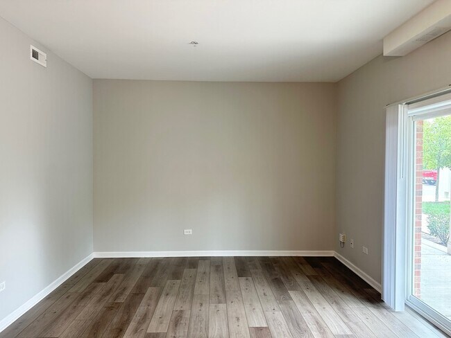 Photo - 811 E Main St Unit 1E