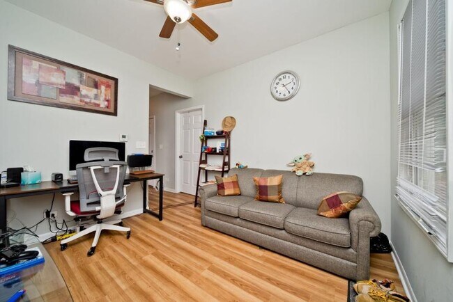 Photo - 3 bedroom in Chicago IL 60607 Unit 2R