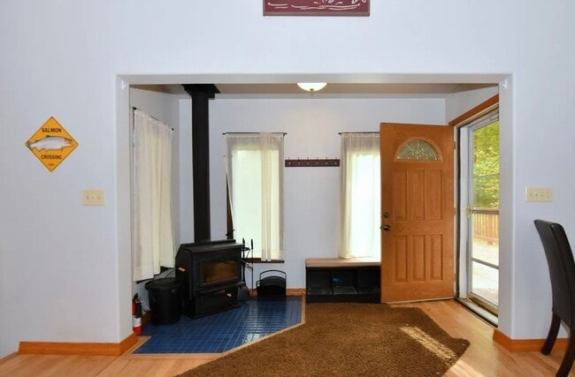 Photo - Single-Family 1 Bed Home | Available June 8 | Dog Friendly