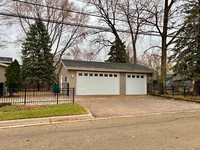 Photo - 360 Garden Ct