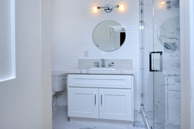 Photo - A Santa Monica Sanctuary: 834 Fourth Street