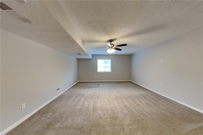 Photo - 252 Paxton Cir