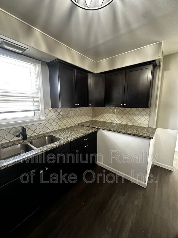 Photo - 111 W Cornell Ave