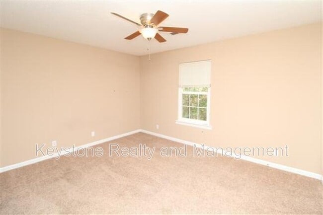 Photo - 2446 Caroline Dr