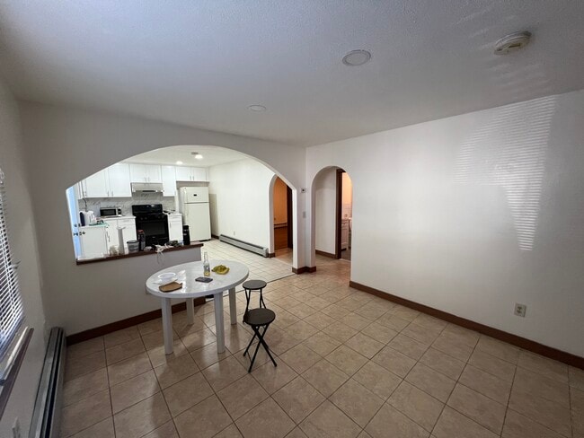 Photo - 208 Bigelow St