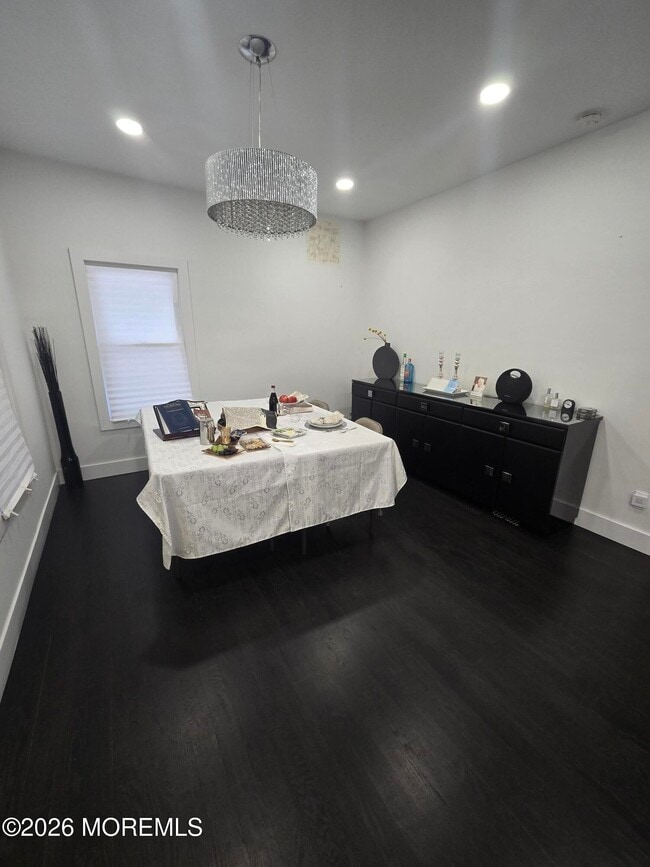 Photo - 486 W Lincoln Ave