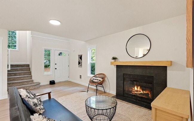 Photo - 13619 Sandy Point E NW