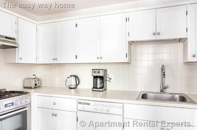 Photo - 32 Healey St