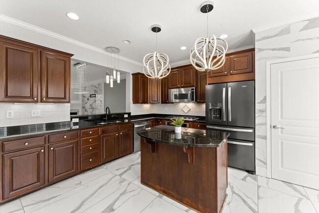 Photo - 2876 Overlook Way NE