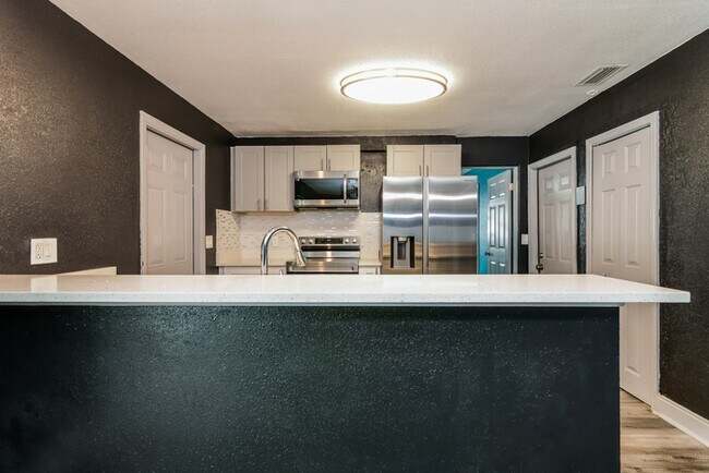 Photo - 754 Ave N SE