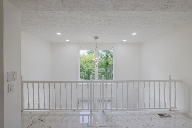 Photo - 9 Stillwood Cir