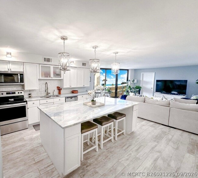 Building Photo - 2800 N Ocean Dr Unit B-2D