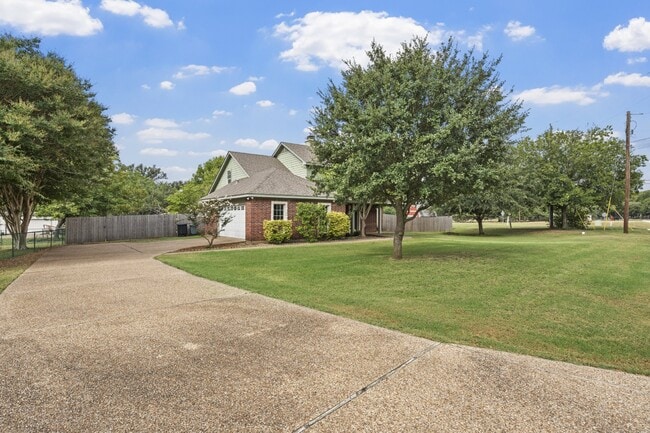 1694 McLennan Crossing Rd