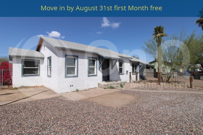 Building Photo - 1022 S Montezuma Ave Rental