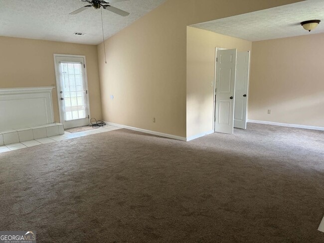 7021 Whitfield Dr
