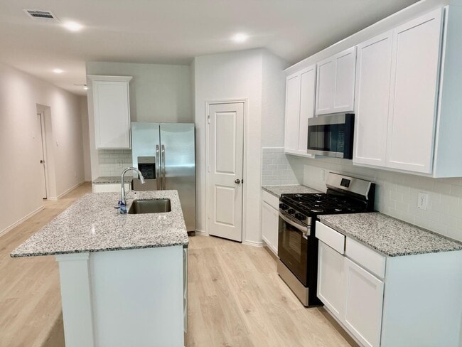 Photo - 4922 Oakwood Dr