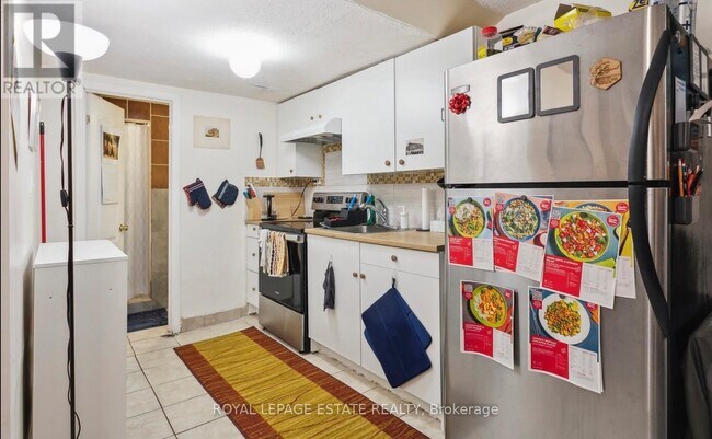 Photo - 1 Saraband St