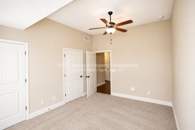 Photo - Eagle Creek Townhome — Main-Floor Primary Suite