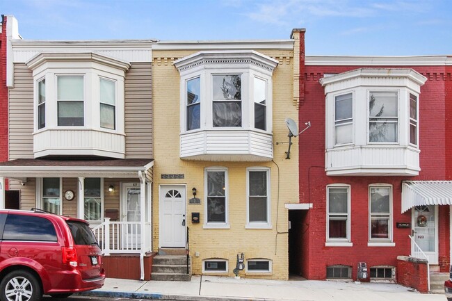 Building Photo - Coming Soon - Beautiful 3 Bedroom, 2 Bath ... Rental