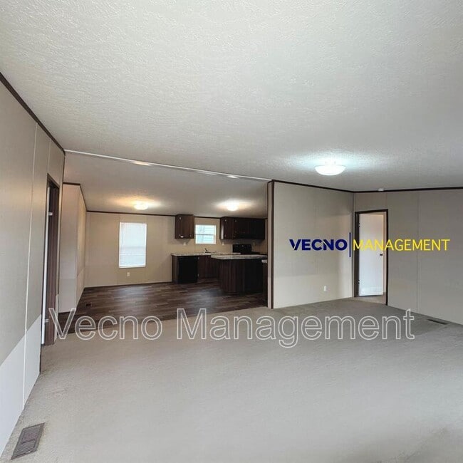 Photo - 842 Corinne Dr