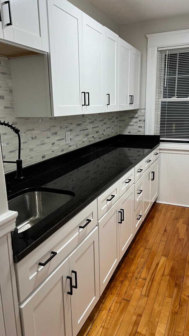 Photo - 90 Fairfax Rd Unit 3