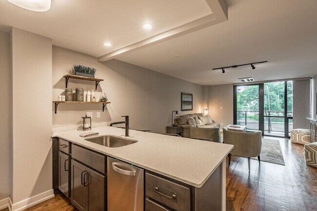 Photo - 5910 N Sheridan Rd Unit 304