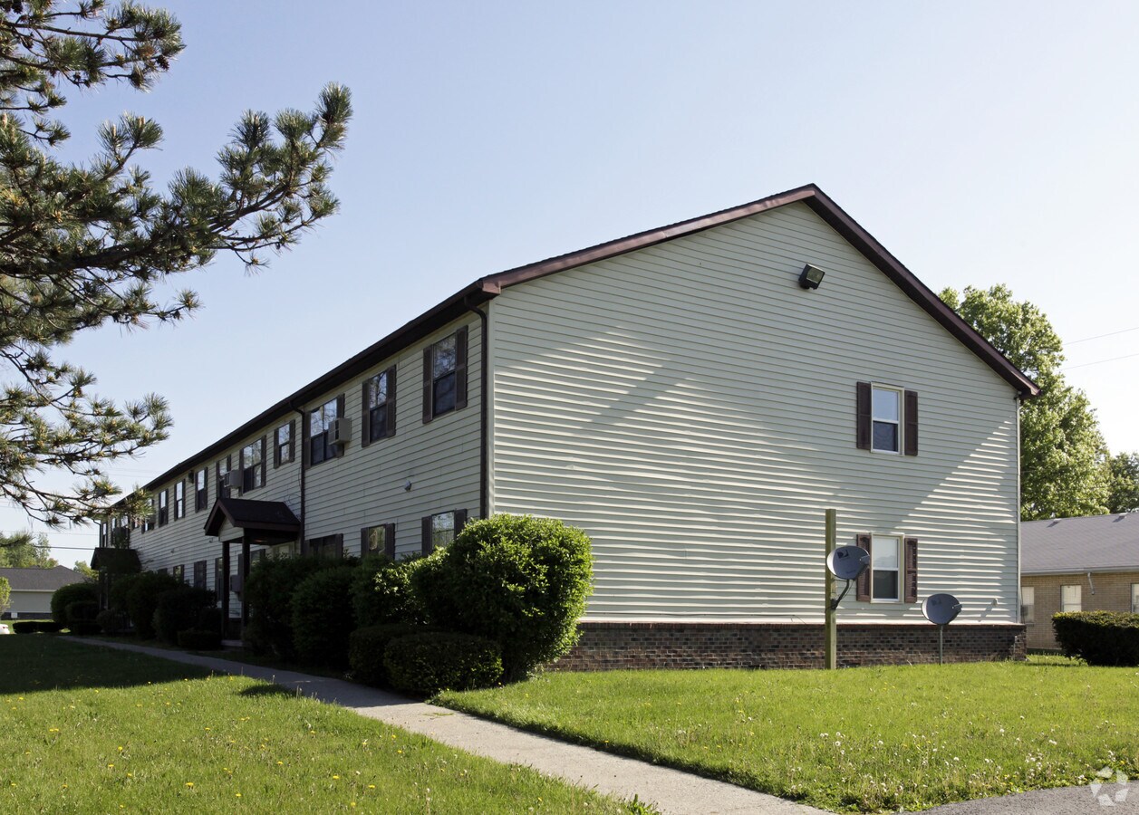 Photo - Bedford Woods Apartments