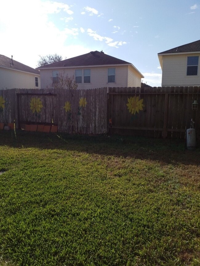 Photo - 20907 Banyan Crest Ln