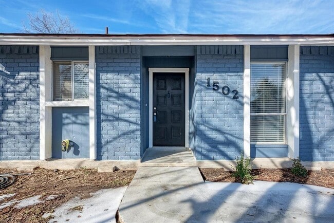 Photo - 1502 Sagebrush Dr