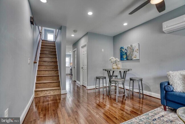 Photo - 829 N Montford Ave