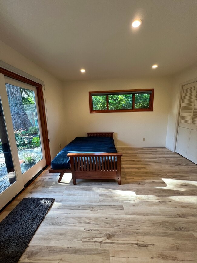 Photo - 7840 Valentine Ave